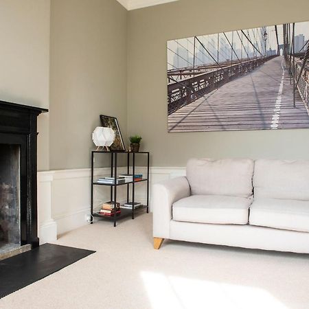 Joivy Bright & Spacious Apt In Stockbridge Edimburgo Exterior foto